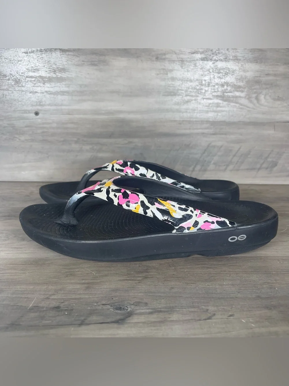 Oofos Womens 10 Floral Leopard Animal Print Thong Sandals Comfort Lightweight